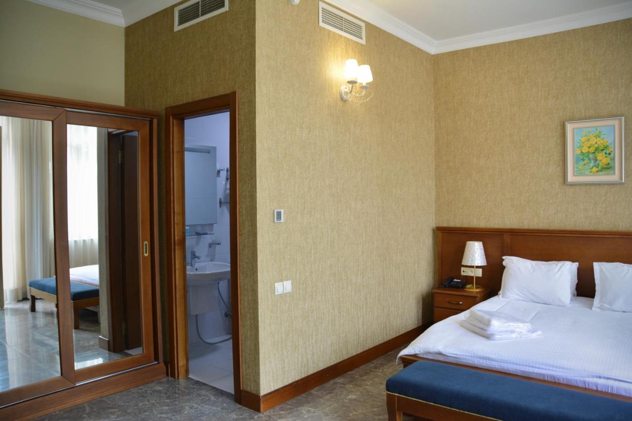 Boutique Hotel O. Galogre Batumi Luaran gambar